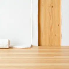 Co najlepiej położyć pod panele, aby uniknąć problemów z podłogą?