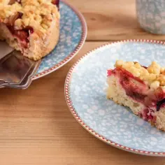 Pyszne ciasto drożdżowe ze śliwkami. Sprawdzone przepisy krok po kroku