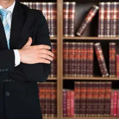 Czy po studiach w Polsce można pracować za granicą? Sprawdź wymagania