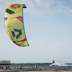 Kitesurfing w Polsce: najlepsze miejsca na niezapomniane przeżycia