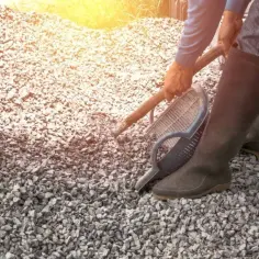 Ile kosztuje żwir na drogę? Sprawdź aktualne ceny i oszczędź na budowie