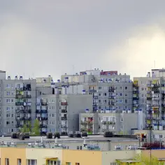 Czy warto wykupić grunt pod swoim mieszkaniem w bloku? Oto prawda