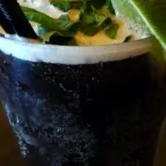 Czarny rusek drink – prosty przepis na wyjątkowy koktajl z wódką