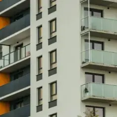 Ile kosztuje wykup mieszkania TBS? Sprawdź ukryte koszty i porady