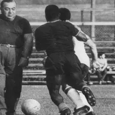 Kto wynalazł piłkę nożną? Odkryj fascynującą historię sportu