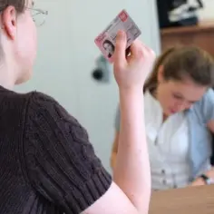 Czy spółdzielnia mieszkaniowa może żądać nr PESEL? Poznaj swoje prawa