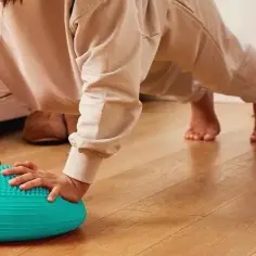 Ćwiczenia na poduszce sensorycznej, które poprawią twoją równowagę i siłę