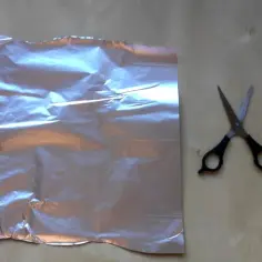 Jak zrobić lustro z folii aluminiowej - prosty sposób na tanie lustro