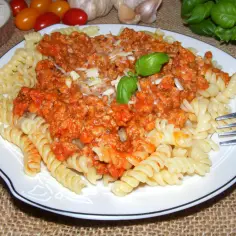 Szybkie spaghetti z cukinią i mięsem mielonym – pyszny przepis na obiad