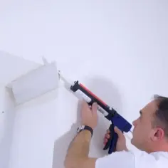 Jak dociąć listwy styropianowe do sufitu: 7 prostych kroków