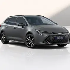 Szary Toyota Corolla Hybrid Touring Sports – jeden z najbardziej opłacalnych nowych samochodów, idealny na rodzinne podróże.