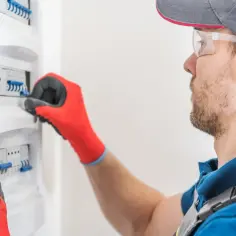 Kontrola instalacji elektrycznej w bloku - co musisz wiedzieć, aby uniknąć zagrożeń