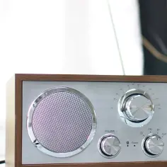 Przeboje i hity grane na VOX FM - co było na antenie?
