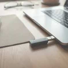 Jak otworzyć pendrive na laptopie i uniknąć problemów z dostępem