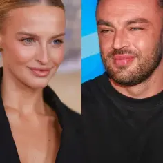 Karolina Pisarek z mężem Adamem. Uśmiechnięta para na zdjęciu.