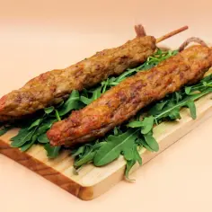 Kraftowe mięso kebab - co to znaczy i jak różni się od tradycyjnego?