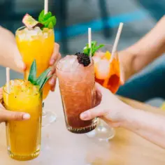 Najlepsze drinki z miętą: orzeźwiające przepisy na koktajle