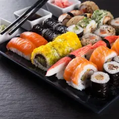 Jak jeść sushi poprawnie: praktyczne porady dla początkujących i etykieta
