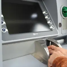 Ile można wypłacić z bankomatu Pekao? Sprawdź maksymalny limit