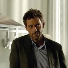 House 2023 - recenzja sensacyjnego serialu medycznego z Hughiem Laurie