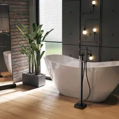 Ile waży wanna wolnostojąca? Zaskakujące różnice między modelami!