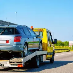 Ile kosztuje holowanie samochodu na parking policyjny? Sprawdź ceny!