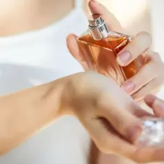 Czy perfumy z zary są trwałe? Sprawdź, które zapachy wytrzymują dłużej