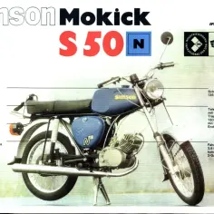 Simson S51 dane techniczne: niebieski bak 9,5l, wygodne siedzenie 620mm, hydrauliczne amortyzatory.