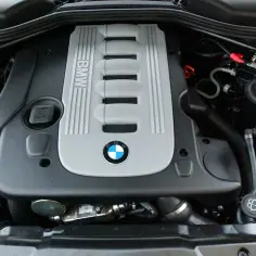 Gdzie jest kod silnika BMW E60? Odkryj łatwe sposoby na znalezienie go