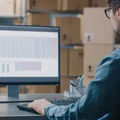 Spedytor co robi: Kluczowe zadania i odpowiedzialności w logistyce