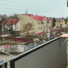 Jak zabezpieczyć dół balkonu przed wypadkami i niechcianymi ptakami