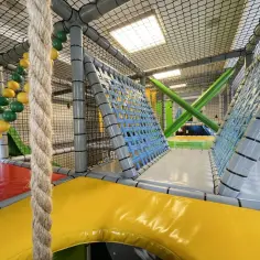Hotel z małpim gajem dla dzieci – idealne miejsce na rodzinny wypoczynek