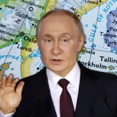 Władimir Putin na tle mapy. Ile państw ma dostęp do Bałtyku? Rosja, Estonia, Łotwa, Litwa, Polska, Niemcy, Dania, Szwecja, Finlandia, Norwegia.