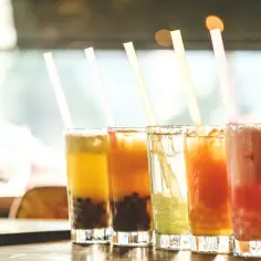 Jaka herbata do bubble tea? Odkryj najlepsze smaki i przepisy