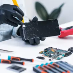Wymiana baterii w Huawei Y6: Jak uniknąć kosztownych błędów?
