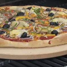Jak wyczyścić kamień do pizzy, aby uniknąć jego uszkodzenia?