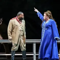 Spektakl Aida: historia, twórcy i różnice z operą Verdiego
