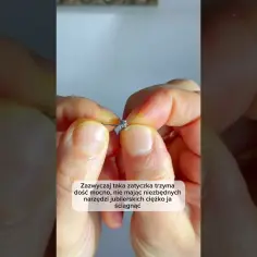 Jak zdjąć zapięcie od kolczyka bez ryzyka uszkodzenia?