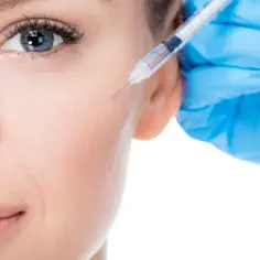 Kwas hialuronowy czy botox – co wybrać dla młodszej skóry?