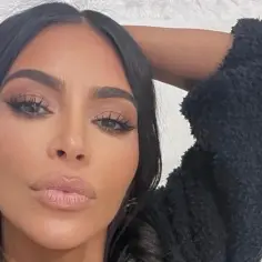 Rzęsy metoda Kim Kardashian: jak osiągnąć efekt glamour bez wysiłku