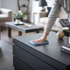 Sposoby na skuteczne mycie matowych mebli – poznaj najlepsze metody i środki