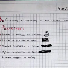 Przykłady rozszerzalności cieplnej stali: szczeliny dylatacyjne w szynach, przerwy dylatacyjne w szynach, szczeliny dylatacyjne w jezdni.