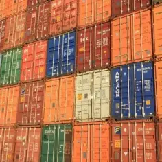 Jaka spedycja na kontenery? Sprawdź najlepsze oferty i ceny w Polsce