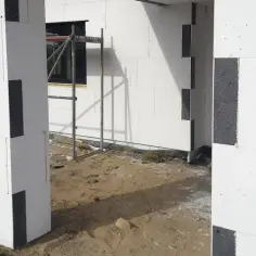 Jakiej grubości styropian na fundamenty? Uniknij kosztownych błędów.