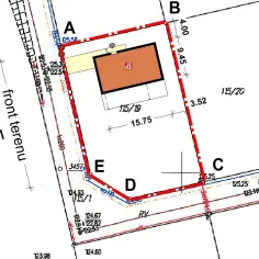 Mapa z zaznaczonym budynkiem i granicami działki, kluczowa dla decyzji o warunkach zabudowy. Widać wymiary i oznaczenia punktów A, B, C, D, E.