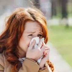 Alergia na pyłki objawy – jak je rozpoznać i uniknąć cierpienia
