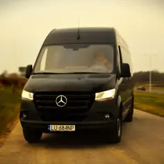 Ile jedzie bus z Krakowa do Katowic? Sprawdź czas podróży!