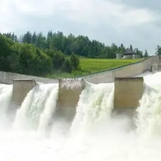 Zastosowanie energii wodnej: korzyści i wpływ na środowisko