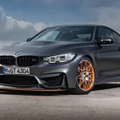 BMW M4 GTS - wyjątkowe osiągi i innowacyjne technologie w sportowym aucie