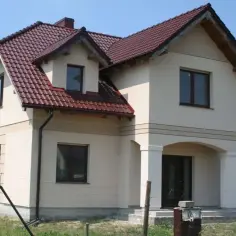 Kasztanowa dachówka – jak dobrać idealną elewację, by zachwycała?